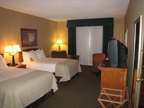 Holiday Inn Rushmore Plaza  04.[1]